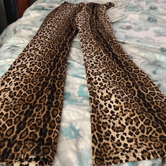 Leopard outfit π€π - Picture 4 of 4